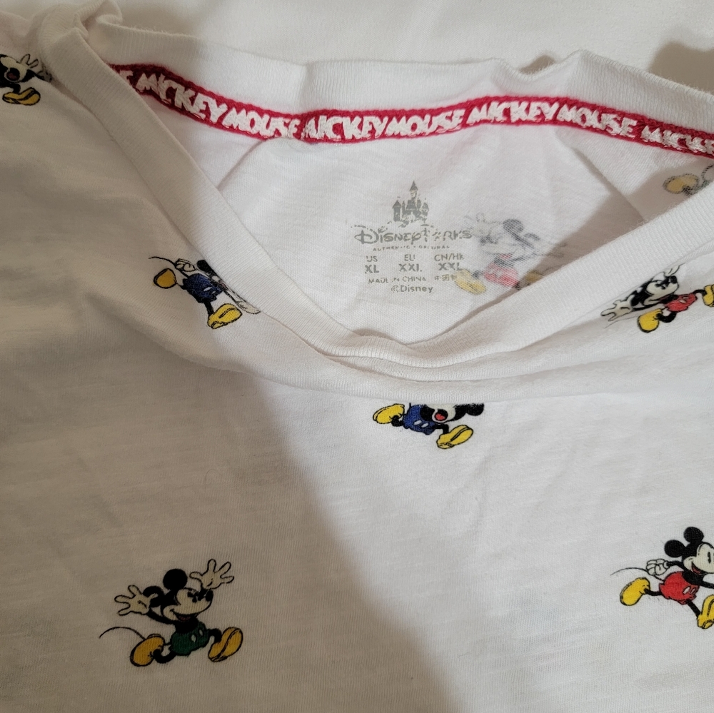 Disney - Picture 3 of 4